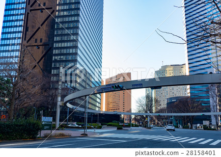  新宿警察局後面的十字路口 28158401