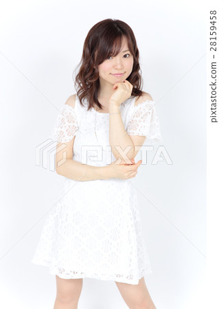 Young lady fashion portrait Young lady fashion portrait 28159458
