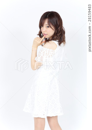Young lady fashion portrait Young lady fashion portrait 28159483