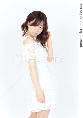 Young lady fashion portrait Young lady fashion portrait 28159484