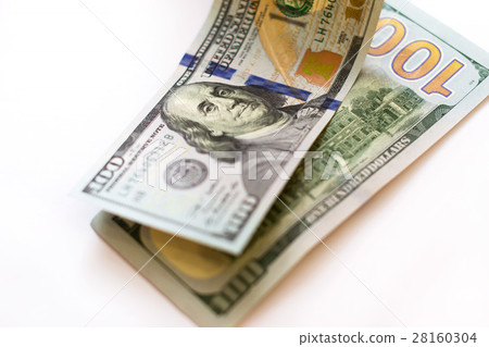 100 dollars new banknotes 28160304