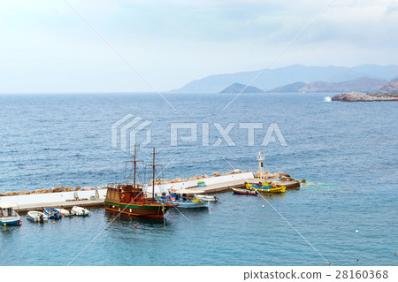 Harbour with vessels, boats and lighthouse, Crete Harbour with vessels, boats and lighthouse, Crete 28160368