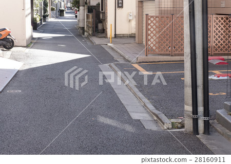 住宅樓東京中心人口稠密的背景設置圖像在施工時 28160911