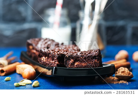 chocolate cake 28163531