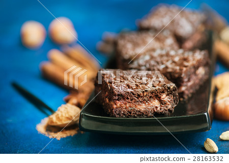 chocolate cake 28163532