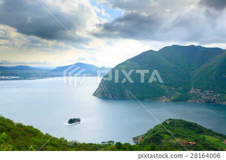 Lake panorama from "Monte Isola", Italy Lake panorama from "Monte Isola", Italy 28164006