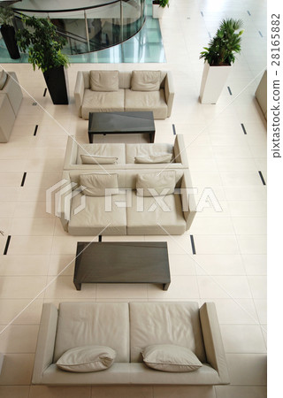 Hotel lobby in contemporary style 28165882