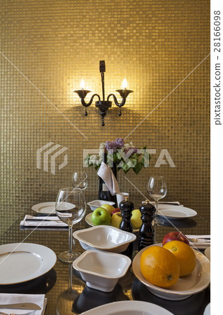 table setting Empty plate table setting Empty plate 28166098