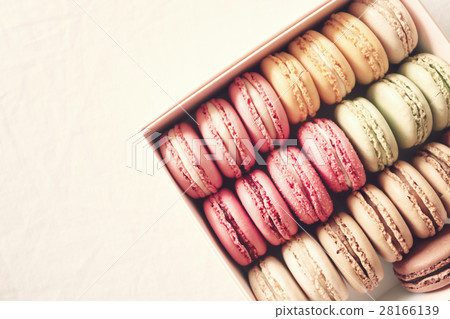 Vintage colorful french macarons in a box 28166139