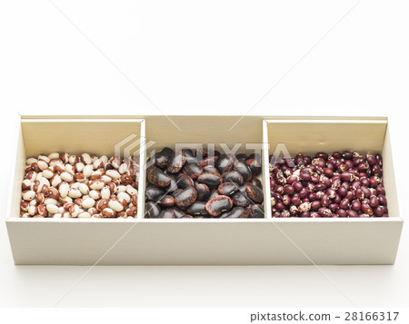 Three kinds of beans in the trout 28166317