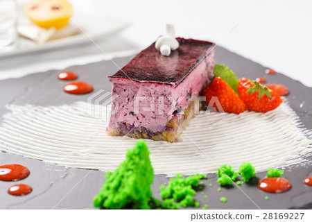 berry cake berry cake 28169227