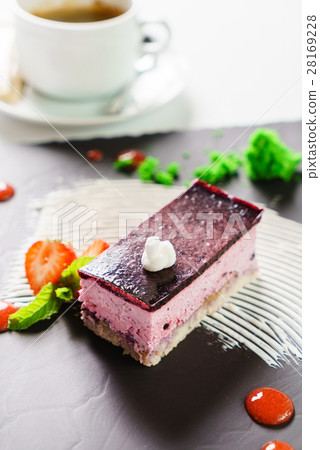 berry cake berry cake 28169228