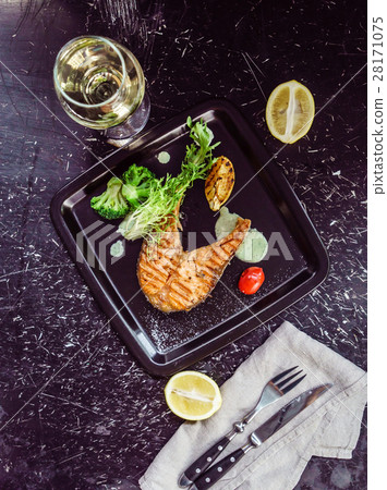 salmon steak salmon steak 28171075