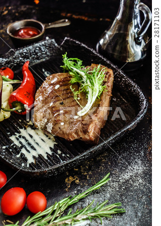 grilled steak grilled steak 28171103