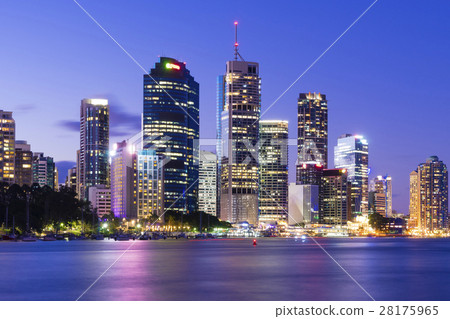 Brisbane city skyline 28175965