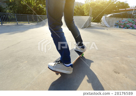 people legs practice skateboarding at skatepark people legs practice skateboarding at skatepark 28176589