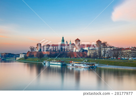 Wawel Castle in the evening in Krakow, Poland Wawel Castle in the evening in Krakow, Poland 28177977