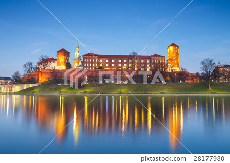 Wawel Castle in the evening in Krakow Wawel Castle in the evening in Krakow 28177980