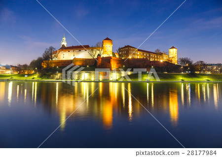 Wawel Castle in the evening in Krakow  Wawel Castle in the evening in Krakow  28177984