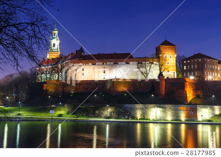 Wawel Castle in the evening in Krakow Wawel Castle in the evening in Krakow 28177985