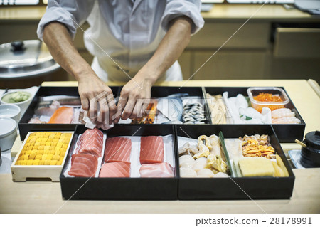 Preparation of sushi craftsman 28178991