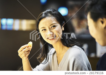 Female portrait 28179116