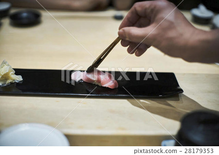 Sushi craftsmen 28179353
