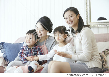 Babysitter and children and working mother Babysitter and children and working mother 28179643