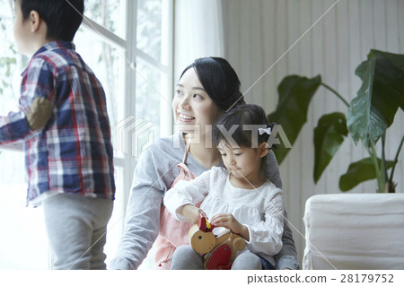 保姆和孩子 保姆和孩子 28179752