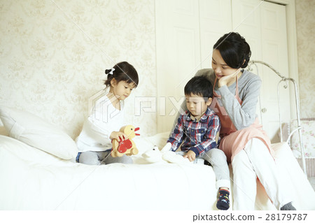 保姆和孩子 保姆和孩子 28179787