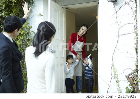 保姆，孩子和父母 28179922