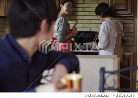 婆婆教學給新娘做飯 28180188