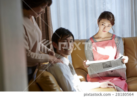 Mazakon husband 28180564