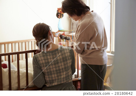 Babies and families 28180642