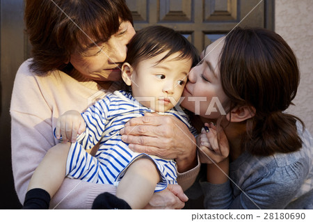 Babies and families Babies and families 28180690