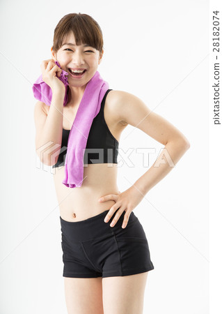 Young woman in sportswear 28182074