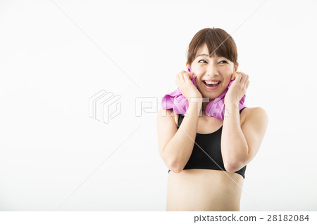 Young woman in sportswear 28182084