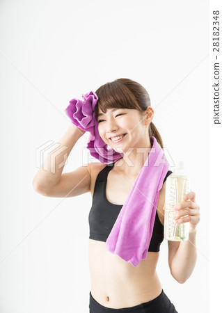 Young woman in sportswear Young woman in sportswear 28182348