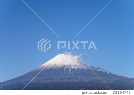 Under the clear sky, Mt. Fuji 28184741