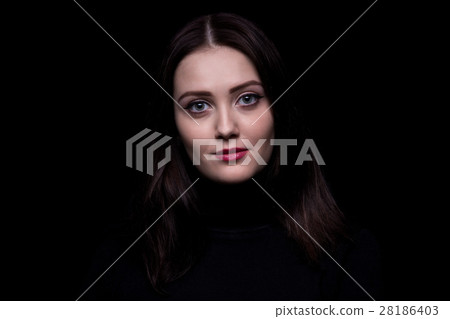Portrait of cute brunette woman Portrait of cute brunette woman 28186403