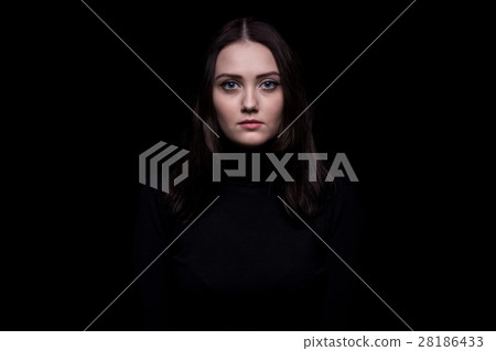 Portrait of young brunette woman 28186433