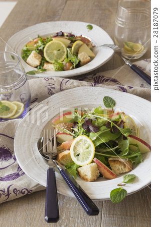 Panzanera with bread and salad Panzanera with bread and salad 28187079
