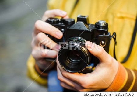 hipster andl film camera 28187169