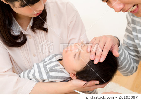 Fever Heating thermometer Family portrait Baby and parents Copy space White back 3 people Family 28193087