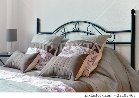 Bedroom Bedroom 28195465