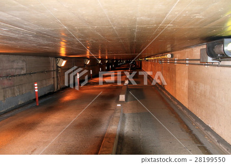 高輪橋立交橋，高度限制為1.5米 28199550