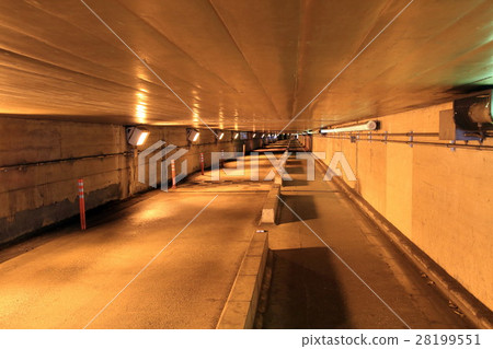 高輪橋立交橋，高度限制為1.5米 28199551