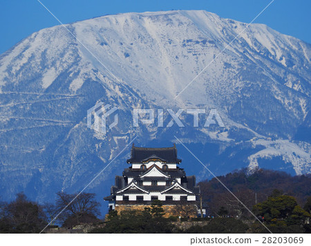 February Shiga Hikone Castle, dressing tower and Ibukiyama 28203069