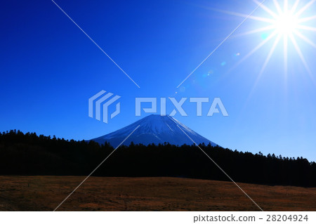 Mt. Fuji and the sun from Asemukogen 28204924