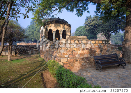 Qutub Minar 28207370